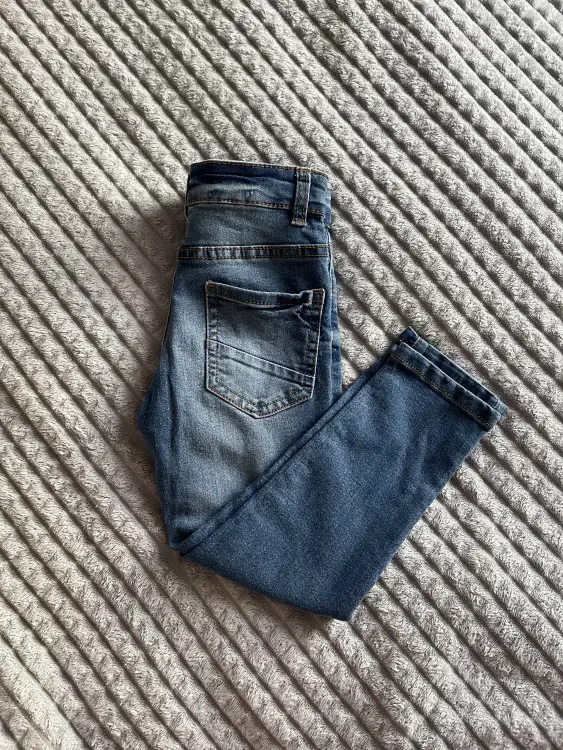 Джинсы новые на 3-4 года