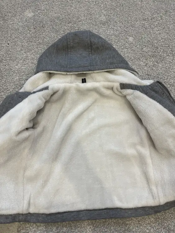 Тканевая, модная курточка.утеплённая