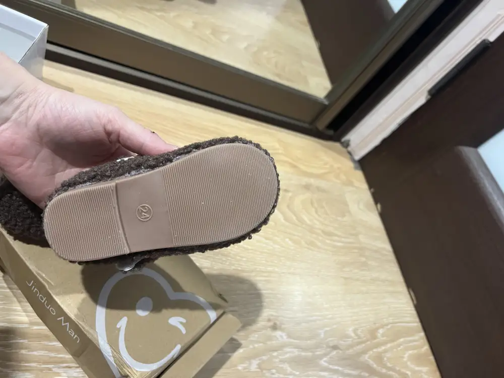 Тапочки на липучке(новые)