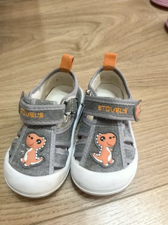 Детские сандалии