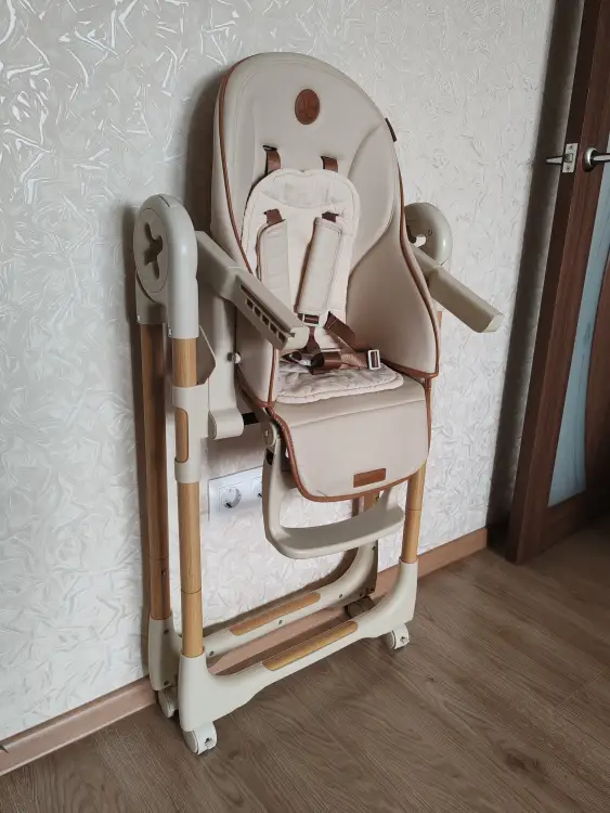 Стульчик для кормления Amarobaby Elegant