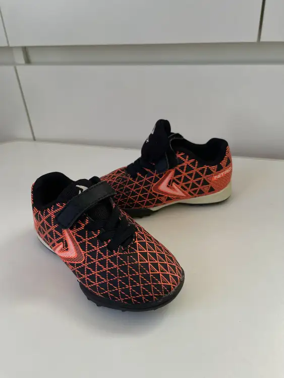 Бутсы футбольные DEMIX 26 размера (16-16.5 см)