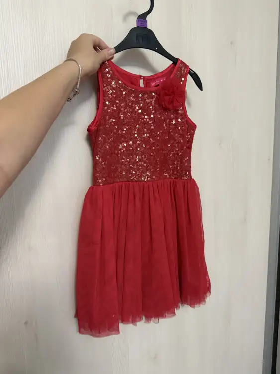 Нарядное платье 3-4 года