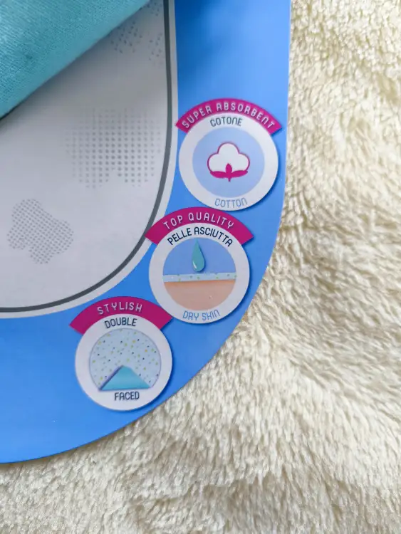 Нагрудник грызунок chicco