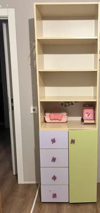 Стеллаж в детскую комнату