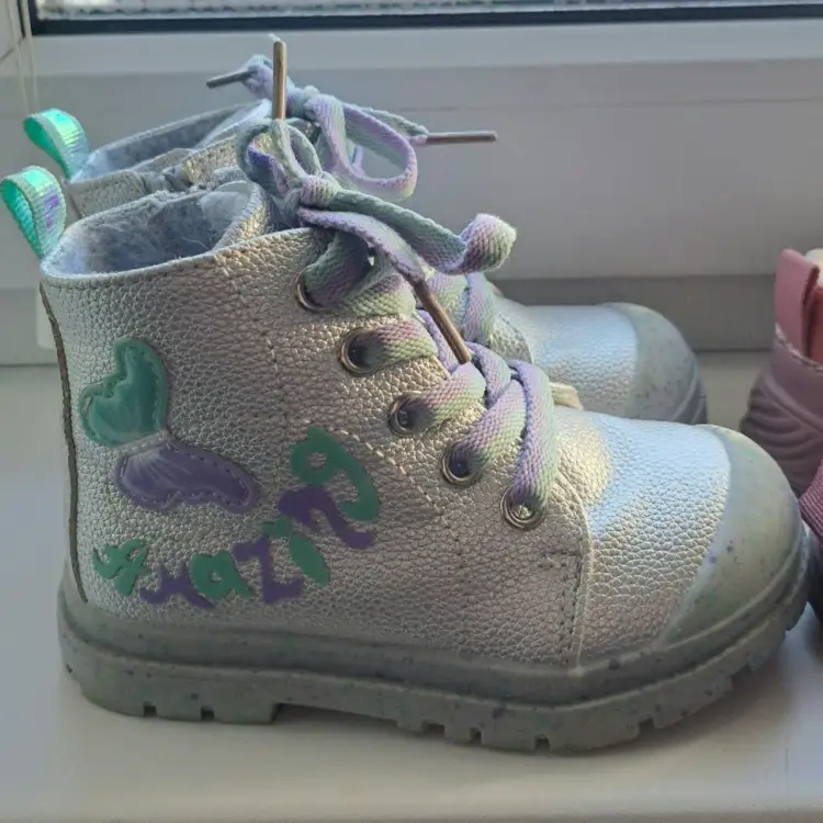 Ботинки и кроссовки для девочки