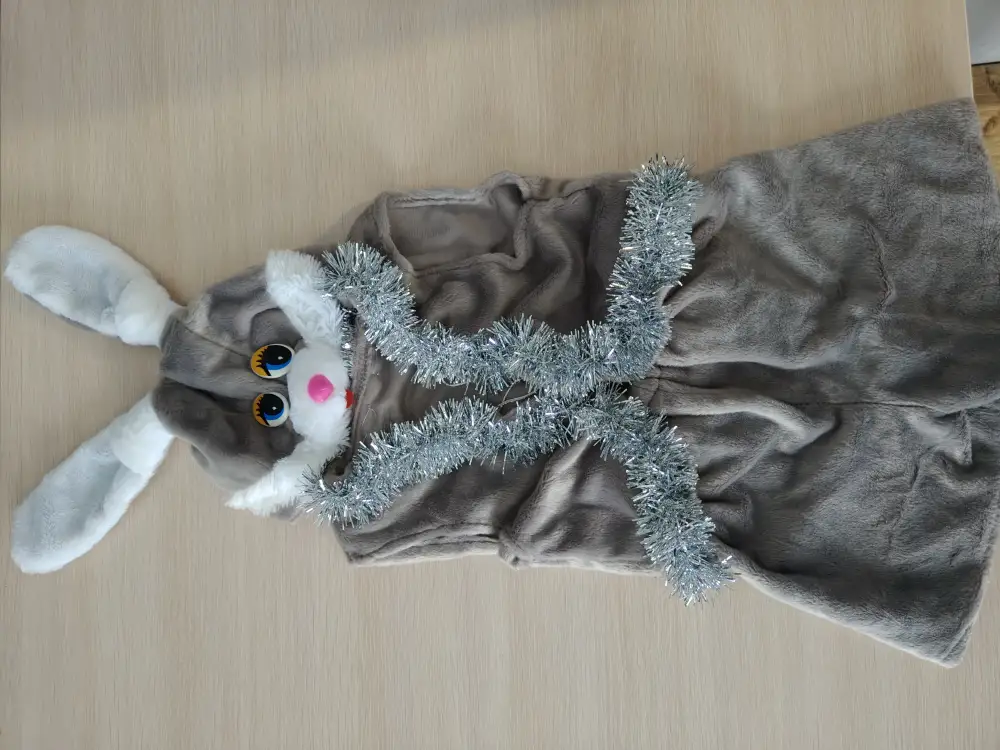 Новогодний костюм зайчика