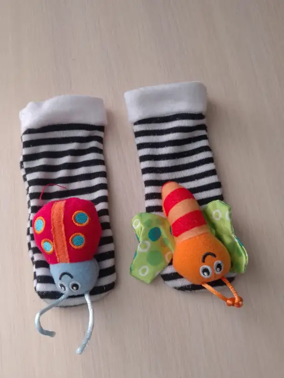 Игрушки погремушки для малышей