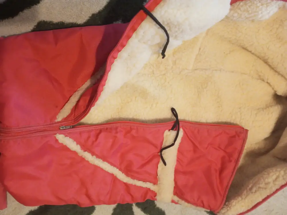 Вкладыш в санки  с муфтой овчина