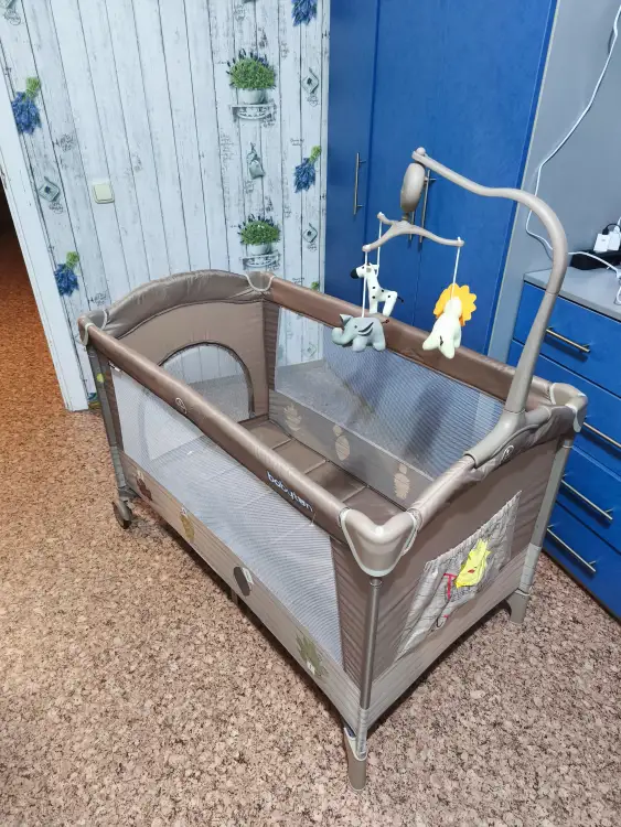 Манеж кровать с матрасом