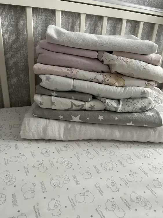 Матрас на кроватку , постельное , одеяло , подушка