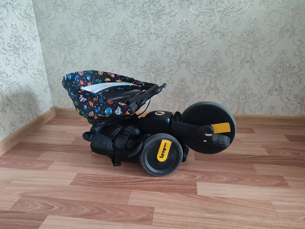 Трёхколёсный детский велосипед