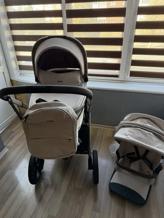 Коляска Carrello Vector 2025