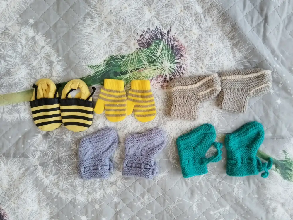 Носочки, шапочки,слюнявчики