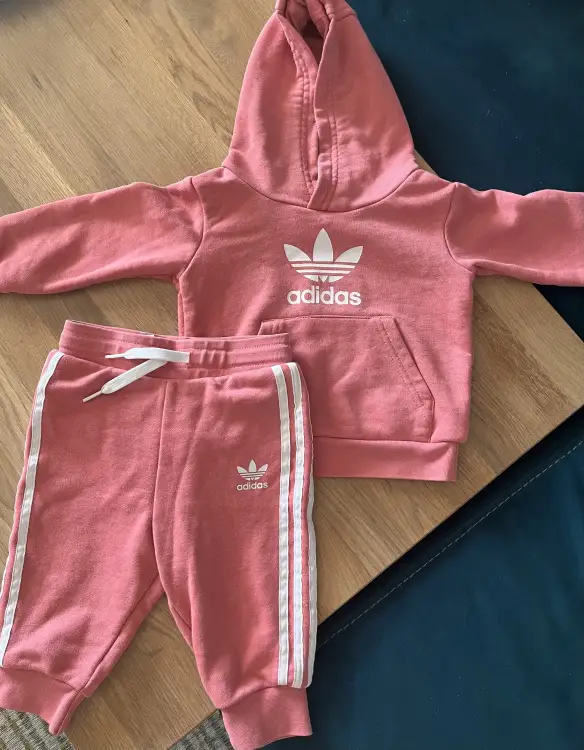 Оригинальный костюм Adidas на малышку