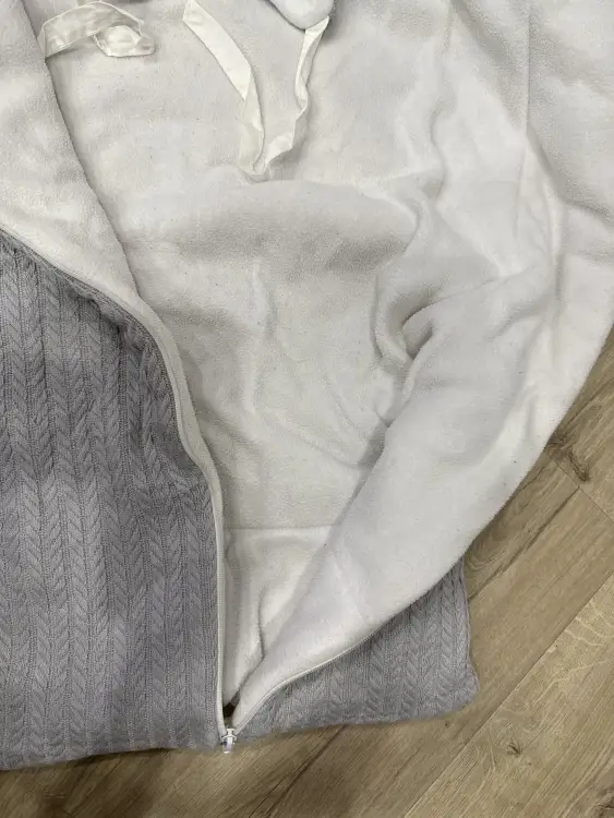 Конверт и шапка