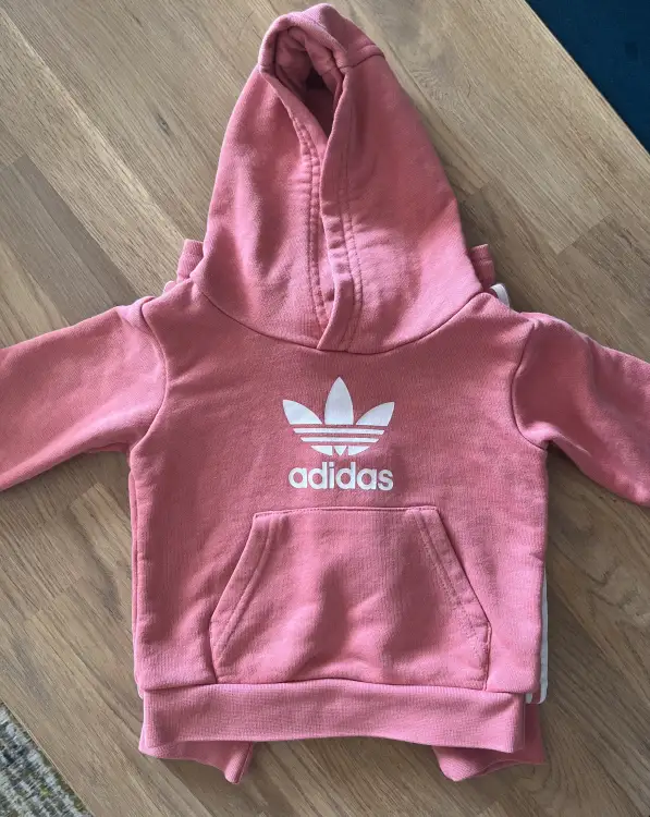 Оригинальный костюм Adidas на малышку