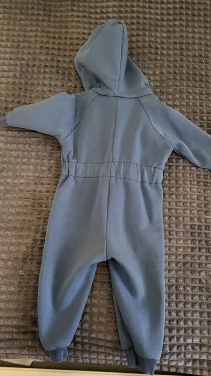 Тёплый комбинезон в хорошем состоянии