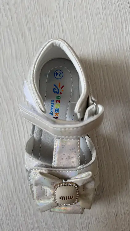 Босоножки 24размер