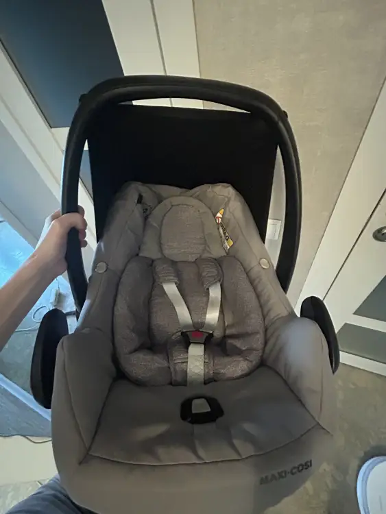 Автолюлька Maxi cozi с базой isofix