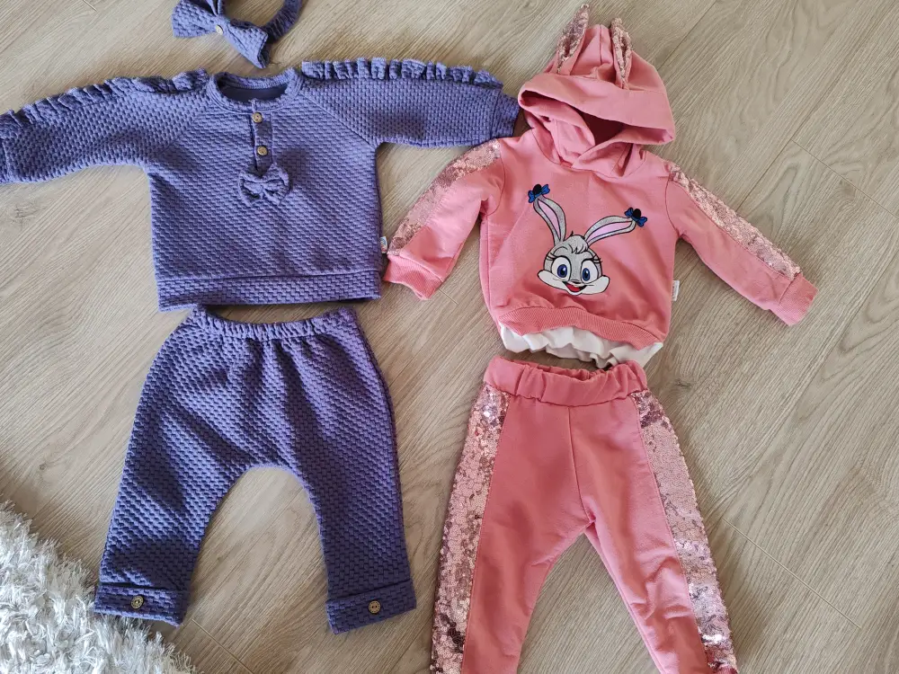 Костюмчики на 6-12 месяцев