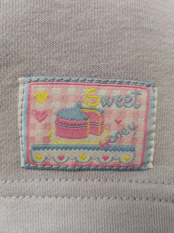 Костюм на девочку новый(жакет, брюки), 98 размер