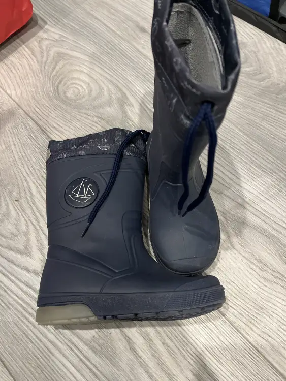 Резиновые сапоги. Сапожки.новые