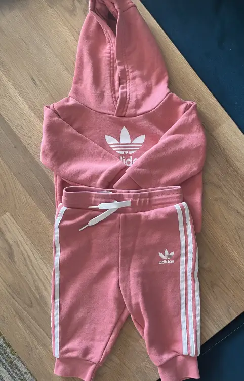 Оригинальный костюм Adidas на малышку