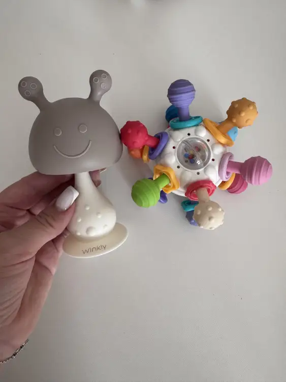 Лот игрушек до года