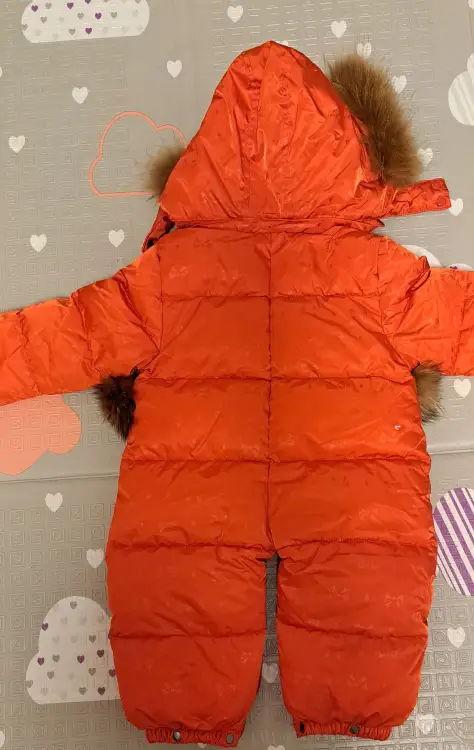 Зимний комбинезон на 6-9 месяцев