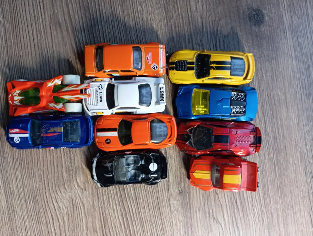 Машинки Hotwheels