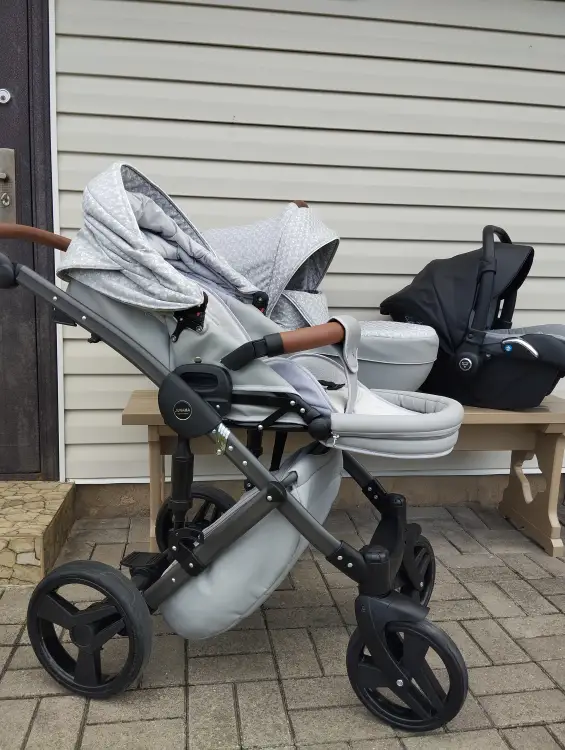 Коляска 3 в 1 в хорошем состоянии