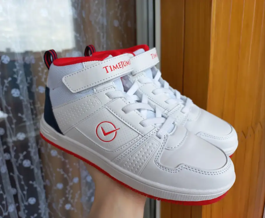 Новые ботинки, высокие кеды