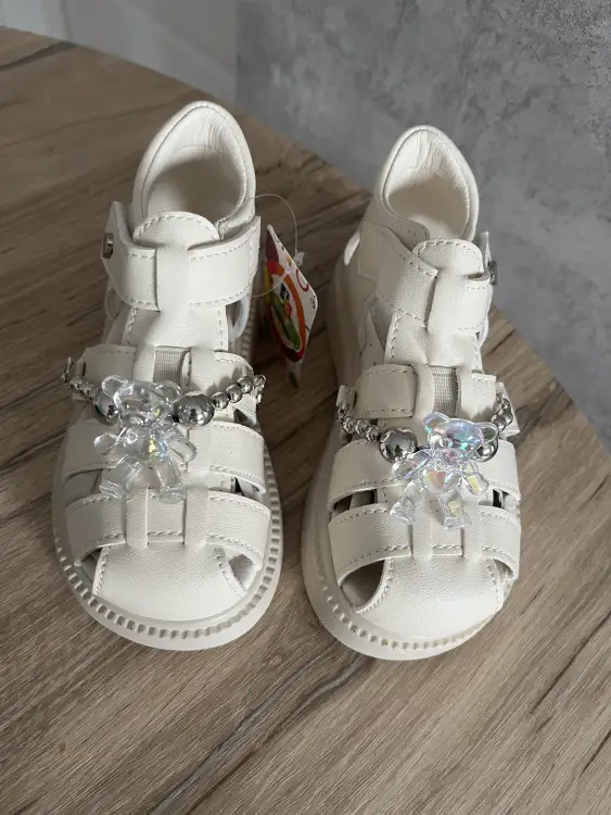 Босоножки новые по стельке 18 см