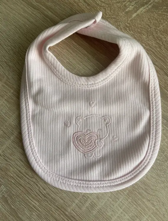 Комплект из 5 предметов для новорожденного.