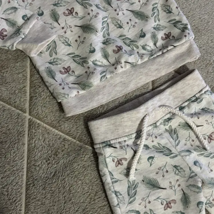 Костюмчик (теплый и комфортный)