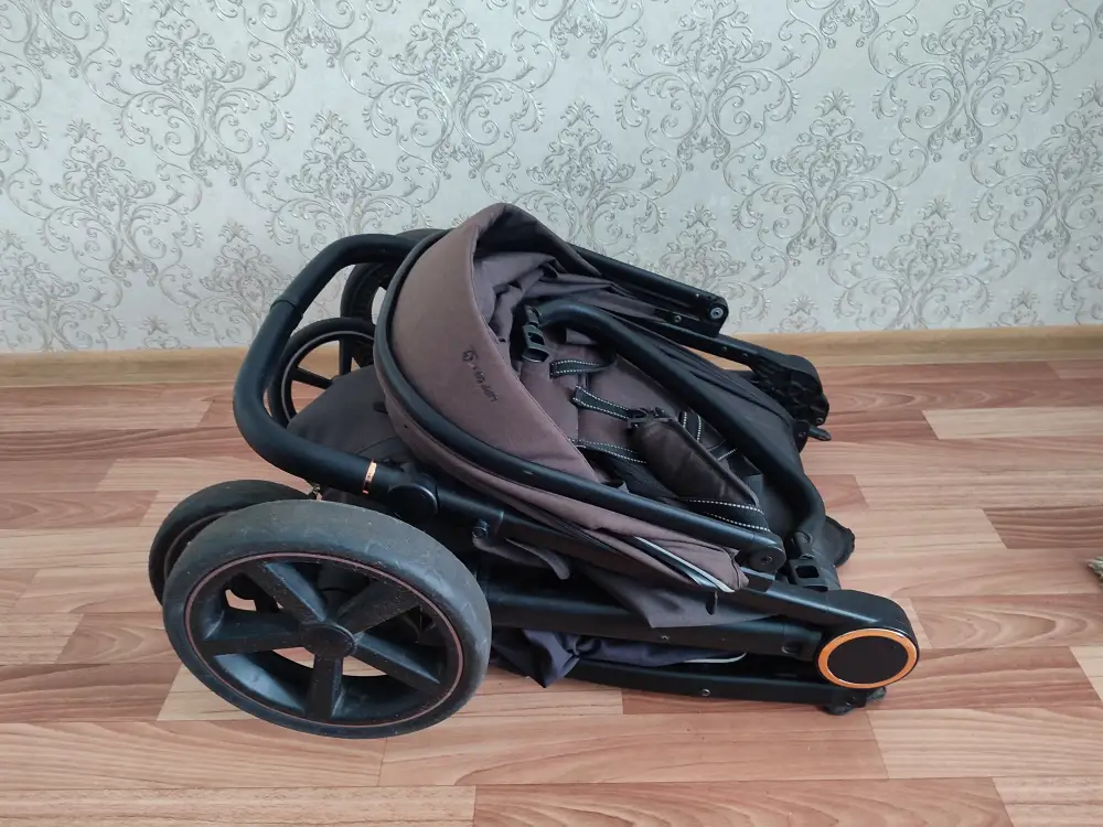Прогулочная коляска Carrello Unico