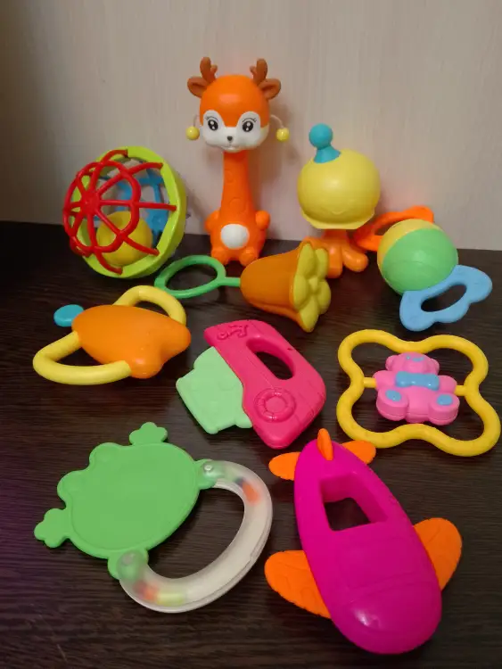 Набор развивающих игрушек и грызунов для малышей 0+.