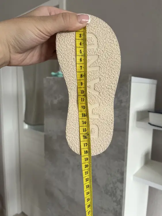 Босоножки новые по стельке 18 см