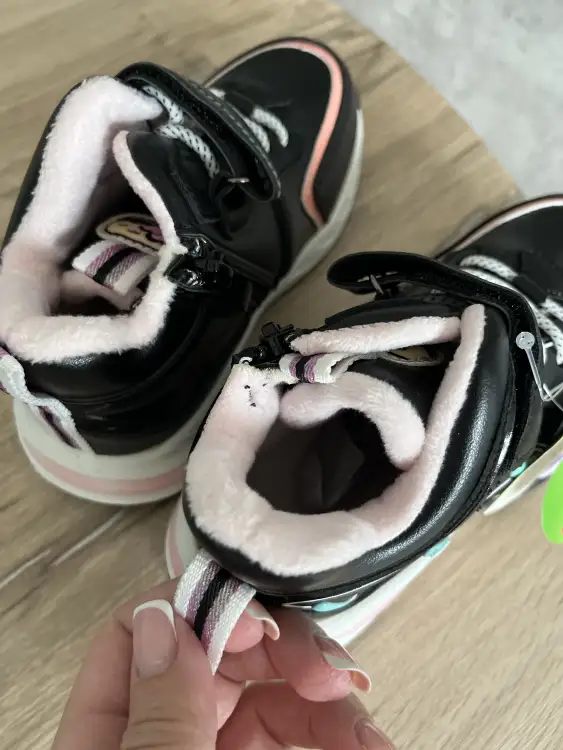 Кроссовки на утеплителе деми