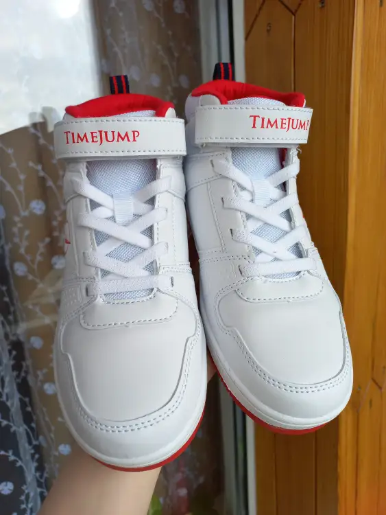 Новые ботинки, высокие кеды