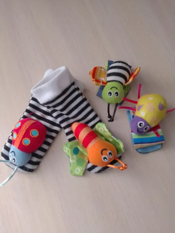 Игрушки погремушки для малышей