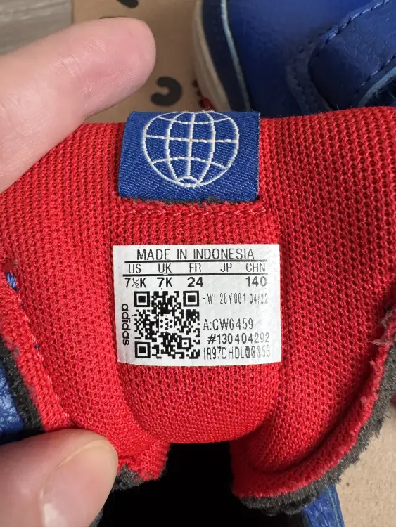 Кроссовки adidas