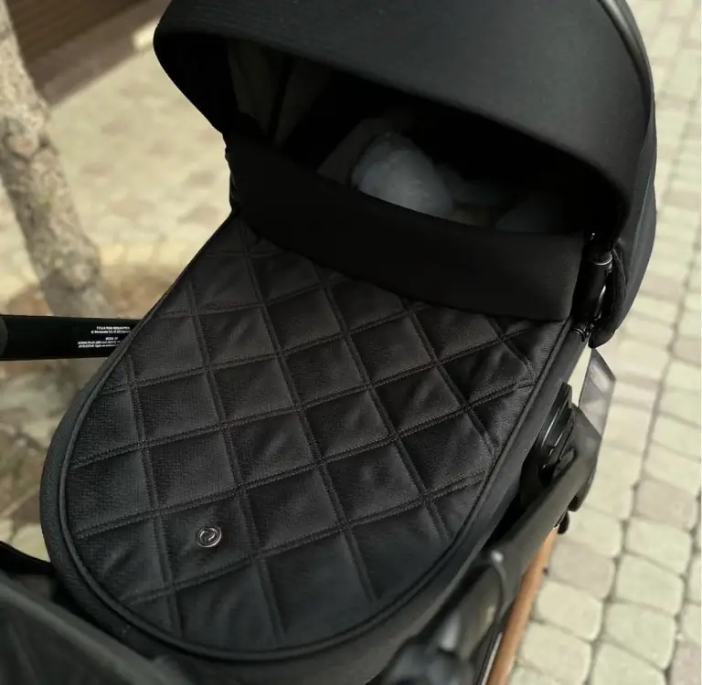 Коляска 2 в 1 Roan Ivi 2.0 Rose gold на гарантии