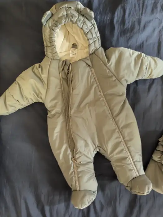 Комбинезон теплый на выписку