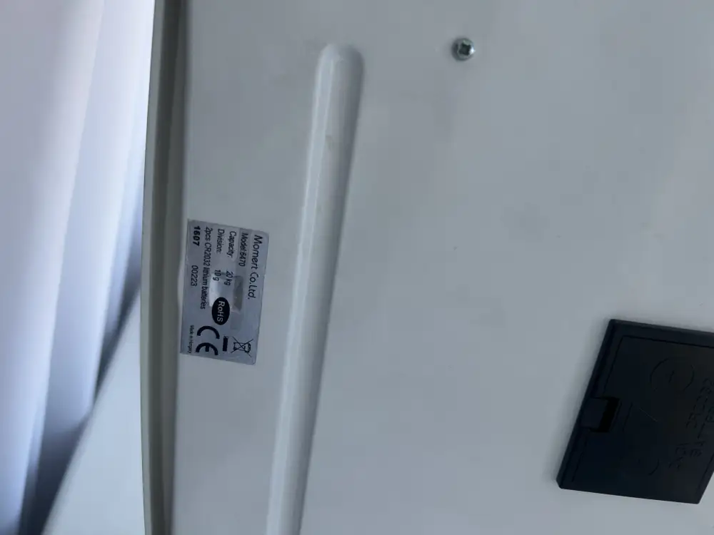 Детские электронные весы Momert