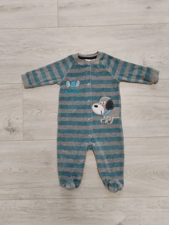 Велюровый комбинезон на кнопках, 68 размер.