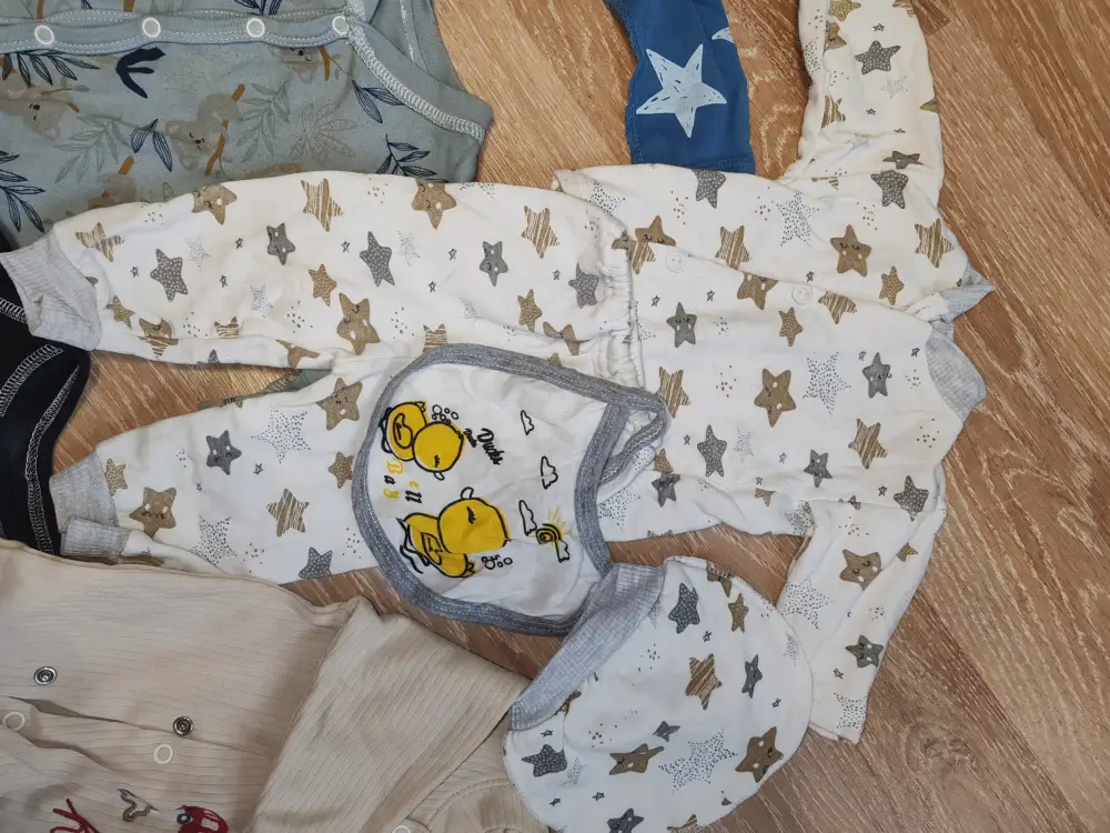 Лот одежды для новорождённых