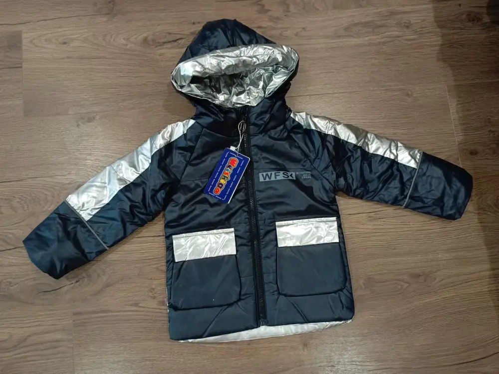 Новая куртка рост 98 на флисе