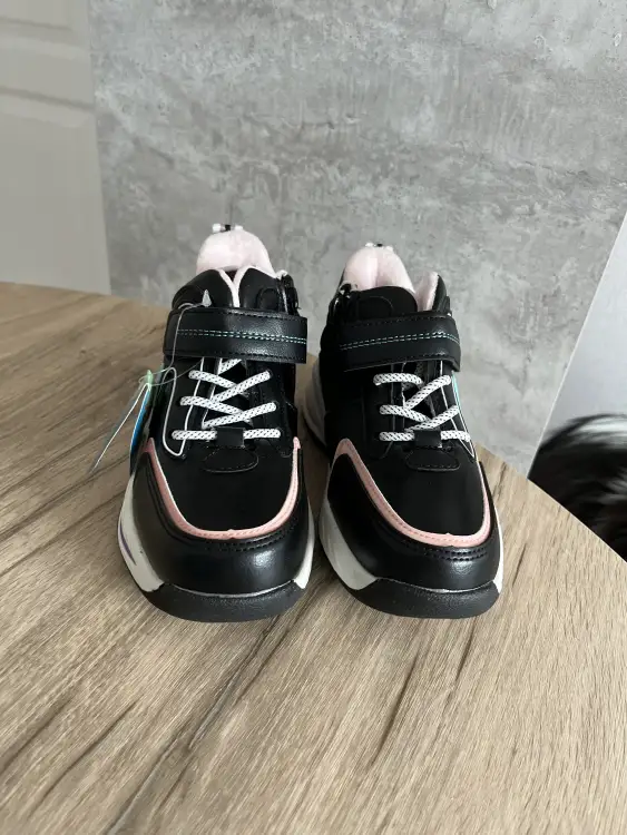 Кроссовки на утеплителе деми